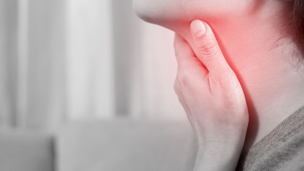 sore throat symptoms and treatment